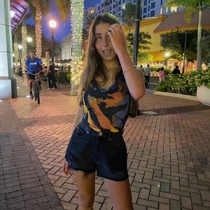 Meet your Posher, Karalina